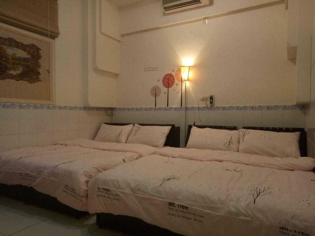 Xincun Seed Homestay Tainan Extérieur photo